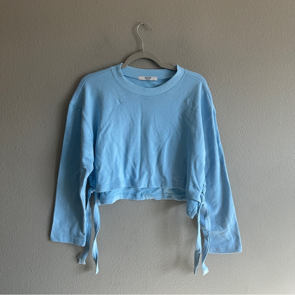 La Porte Light Blue Cropped Sweatshirt with Ties Medium